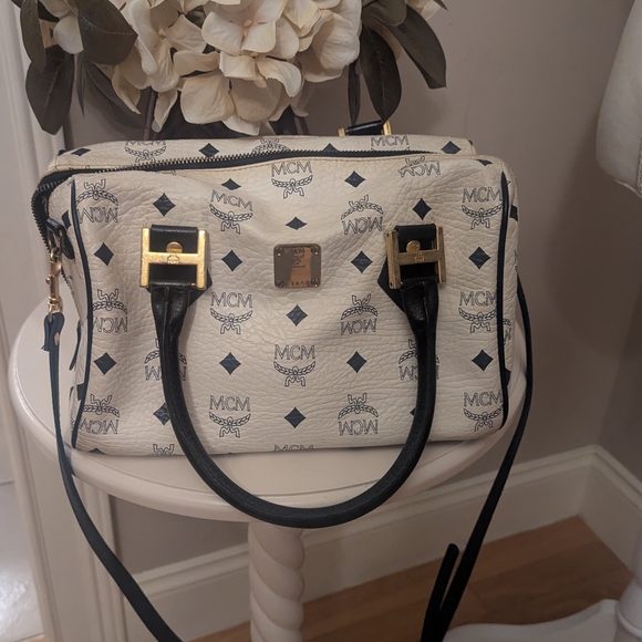 MCM White and Blue Crossbody Bag with Elegant Design - Picture 3 of 14